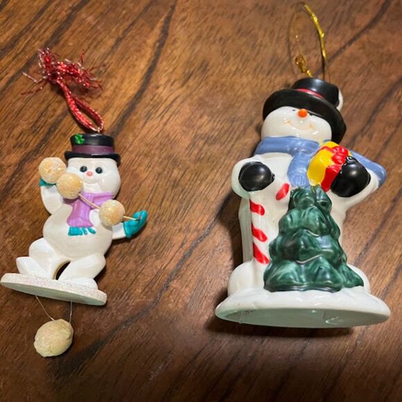 2 Snowman Christmas Ornaments 1 1988 Vntg Snowman Juggler 1 Badcock Snowman Bell - Picture 1 of 4